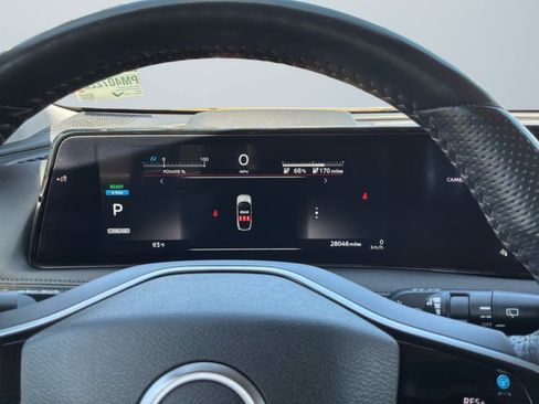 Used 2023 Nissan Ariya FWD image 12
