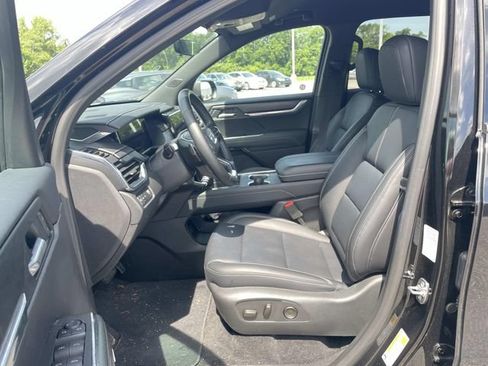 Used 2026 GMC Acadia Elevation w/ Elevation Premium Package FWD image 15