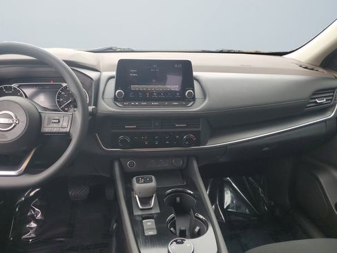 Used 2023 Nissan Rogue S image 11