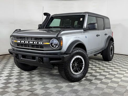Used 2023 Ford Bronco Black Diamond image 1