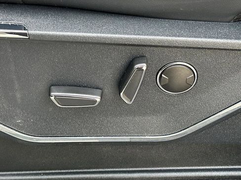 Certified 2023 Ford F150 Platinum w/ Equipment Group 701A High image 20