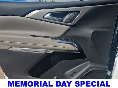 New 2026 Chevrolet Traverse LT w/ Sun and Wheel Package FWD image 29