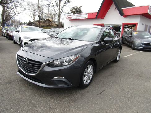 Used 2016 MAZDA MAZDA3 i Sport w/ Preferred Equipment Package image 11