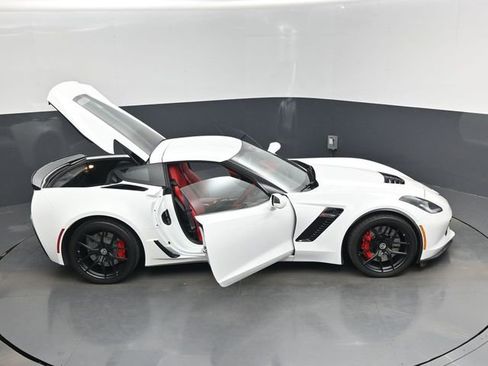 Used 2016 Chevrolet Corvette Z06 w/ 2LZ Preferred Equipment Group image 18