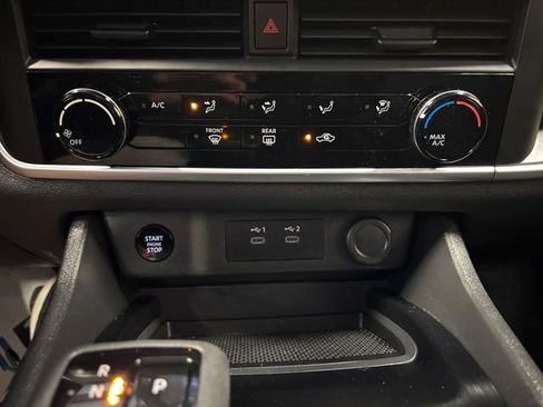 Used 2025 Nissan Rogue S AWD/4WD image 21