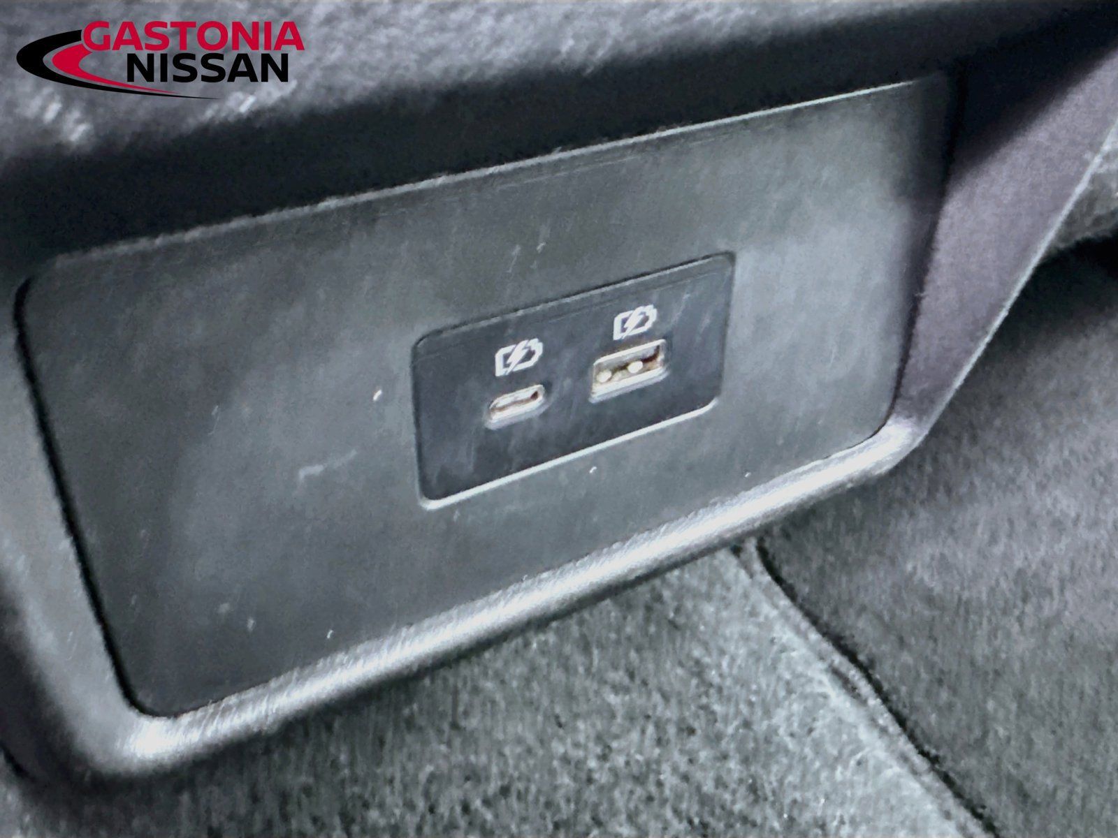 Used 2023 Nissan Rogue SV FWD image 32