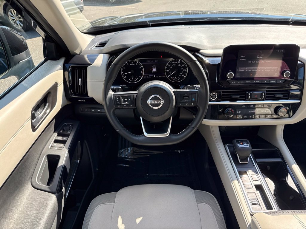 Certified 2024 Nissan Pathfinder SV w/ SV Premium Package FWD image 27