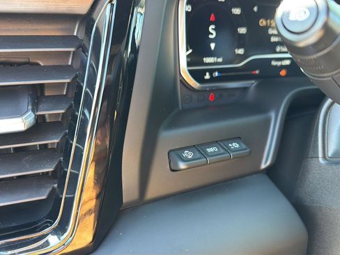 Used 2024 GMC Sierra 2500 AT4 w/ AT4 Premium Plus Package AWD/4WD image 13
