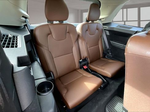 Used 2019 Volvo XC90 T6 Momentum w/ Protection Package Premier image 26