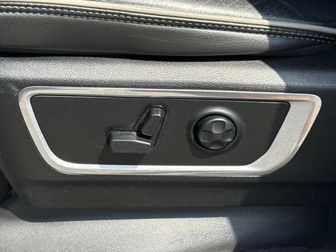 Used 2019 RAM 1500 Laramie AWD/4WD image 21