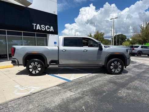 Used 2025 GMC Sierra 2500 Denali w/ Denali Reserve Package AWD/4WD image 9