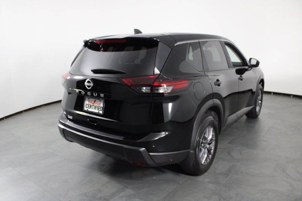 Certified 2025 Nissan Rogue S FWD image 4