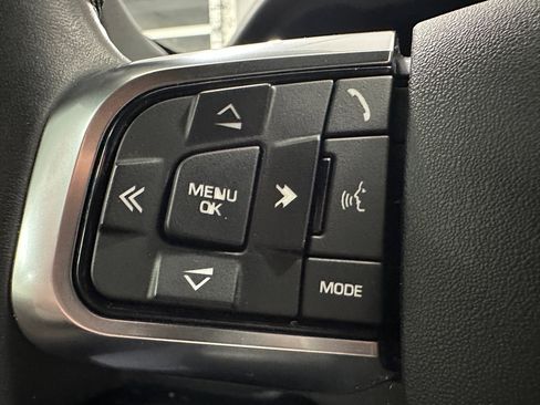 Used 2019 Land Rover Discovery Sport SE image 31