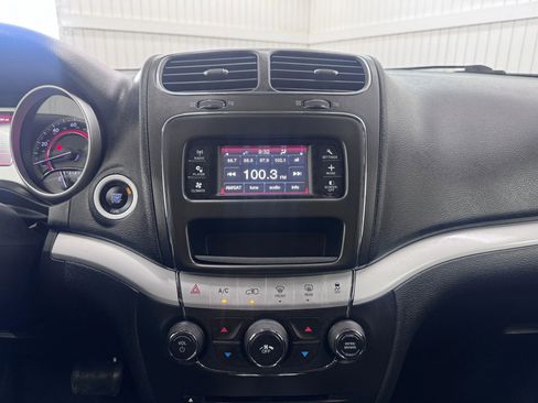 Used 2018 Dodge Journey SE w/ Popular Equipment Group image 19