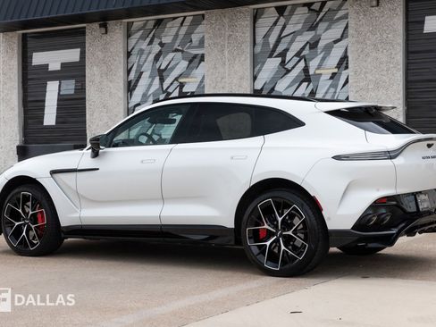 Used 2025 Aston Martin DBX 707 image 10