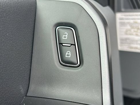 Used 2025 Ford F350 XLT AWD/4WD image 19
