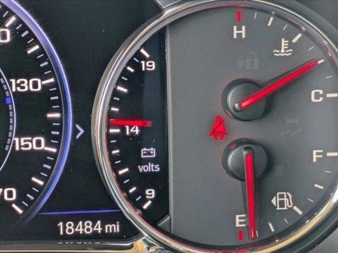 Used 2021 GMC Acadia Denali w/ Denali Technology Package image 11