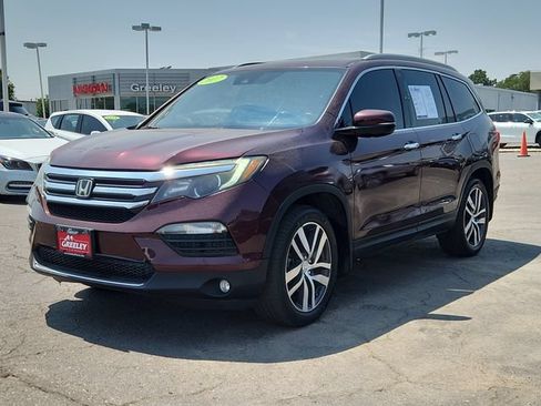 Used 2017 Honda Pilot Touring image 4