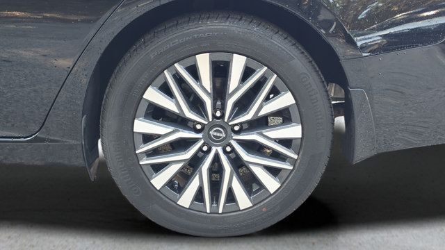 Used 2024 Nissan Altima 2.5 SV FWD image 19