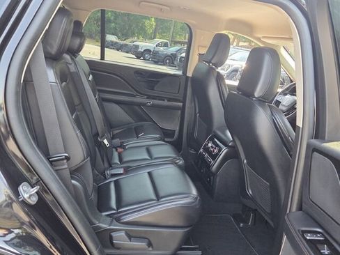Used 2021 Lincoln Aviator 2WD image 16