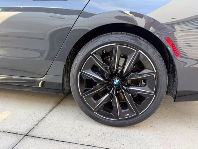Used 2026 BMW 740i xDrive AWD/4WD image 9