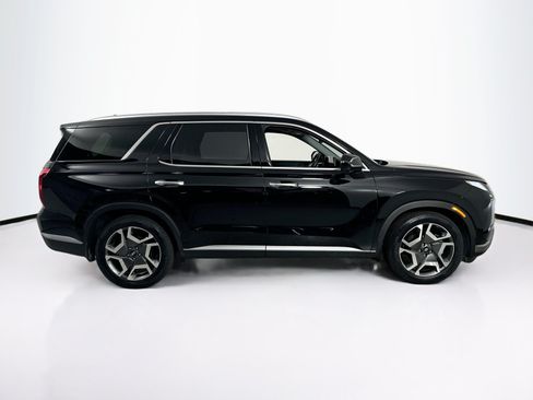 Used 2023 Hyundai Palisade SEL w/ Premium Package FWD image 4