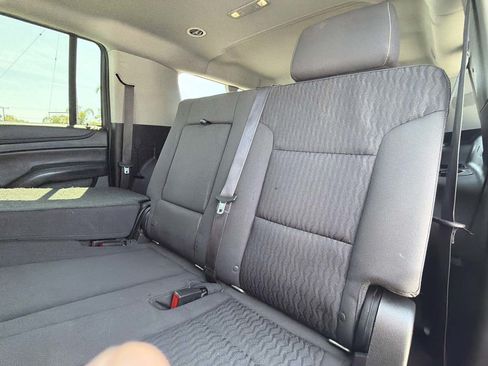Used 2016 Chevrolet Suburban LS RWD image 13