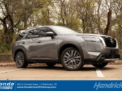 Used 2023 Nissan Pathfinder SL w/ SL Premium Package