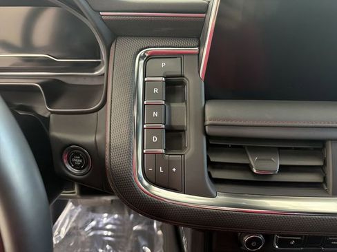 Used 2023 Chevrolet Suburban RST w/ Luxury Package image 34