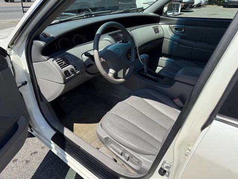 Used 2000 Toyota Avalon XL image 8