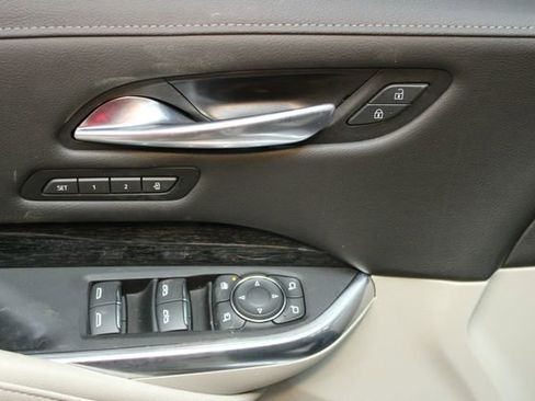 Used 2021 Cadillac XT4 Premium Luxury w/ Sun And Sound Package image 19