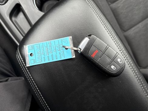 Used 2022 Dodge Durango SXT w/ Anodized Platinum Package image 36