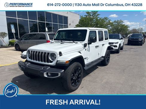 Used 2025 Jeep Wrangler Unlimited Sahara image 8