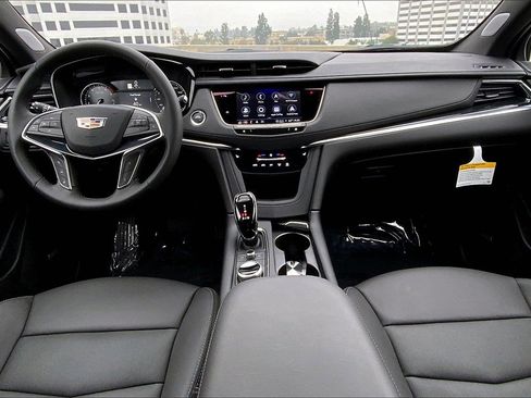 New 2025 Cadillac XT5 Premium Luxury image 6