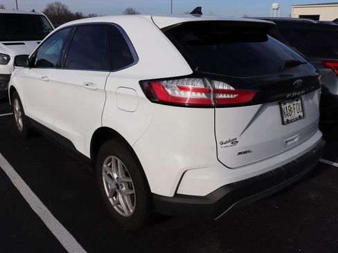 Used 2022 Ford Edge SEL w/ Convenience Package image 4