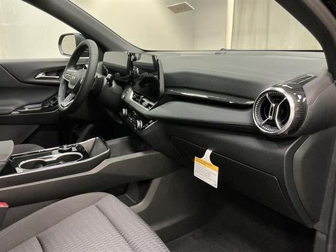 New 2027 Chevrolet Equinox LT w/ LPO, Floor Liner Package AWD/4WD image 33