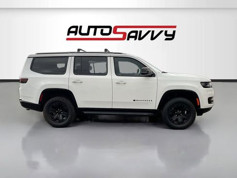 Used 2023 Jeep Wagoneer Series II w/ Mopar Step-Up Package AWD/4WD image 8
