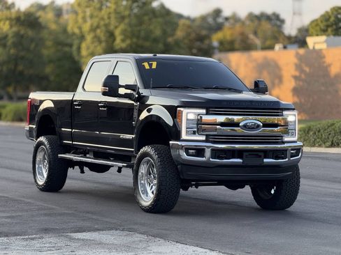 Used 2017 Ford F250 Lariat w/ Lariat Ultimate Package AWD/4WD image 3