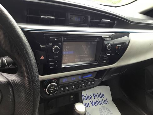 Used 2014 Toyota Corolla LE FWD image 17