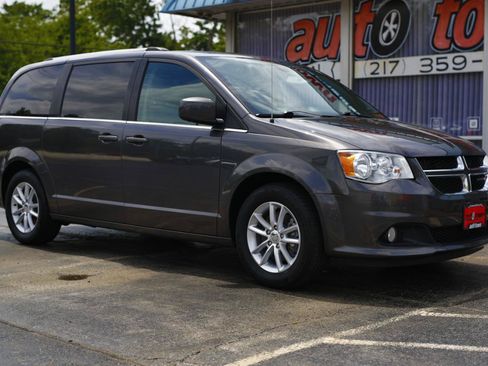 Used 2019 Dodge Grand Caravan SXT FWD image 22