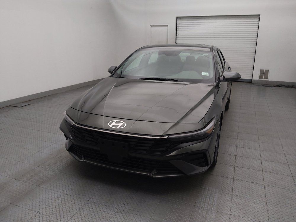 Used 2025 Hyundai Elantra SEL FWD image 15