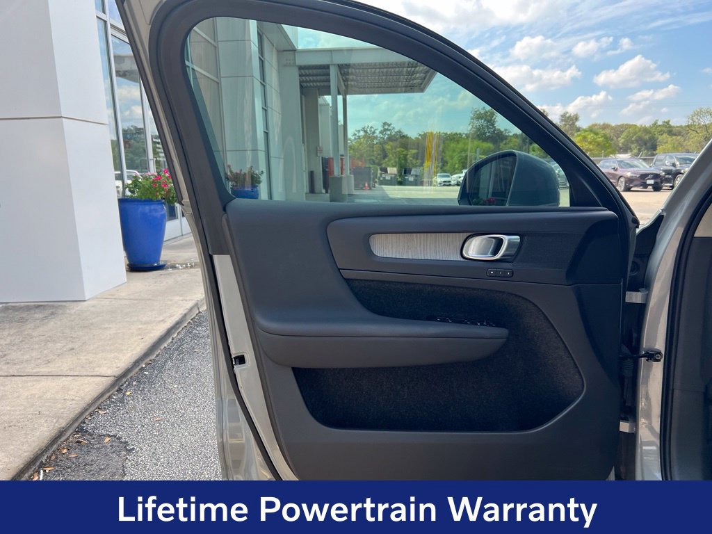 Certified 2024 Volvo XC40 B5 Plus w/ Protection Package Premier AWD/4WD image 10
