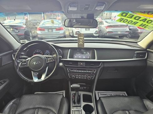 Used 2020 Kia Optima SE image 10