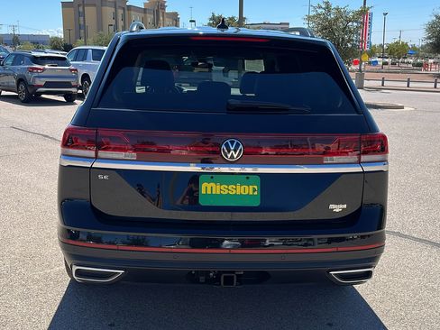 Used 2024 Volkswagen Atlas SE w/ Black Wheel Package image 7