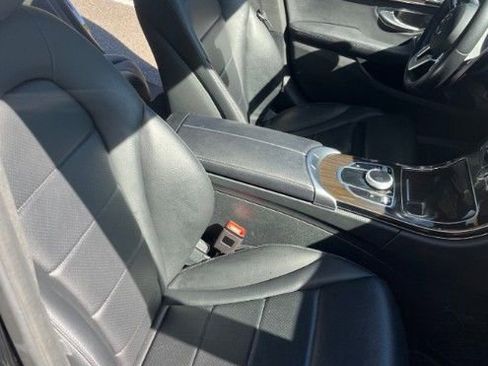 Used 2020 Mercedes-Benz C 300 4MATIC Sedan image 4