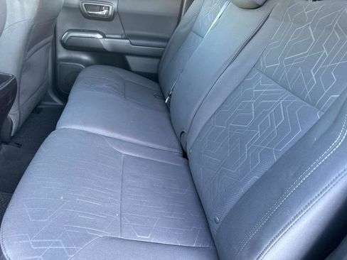 Used 2016 Toyota Tacoma TRD Off-Road image 13