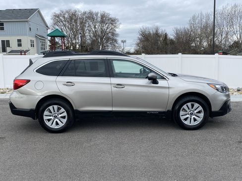 Used 2019 Subaru Outback 2.5i Premium w/ Popular Package #2 image 7