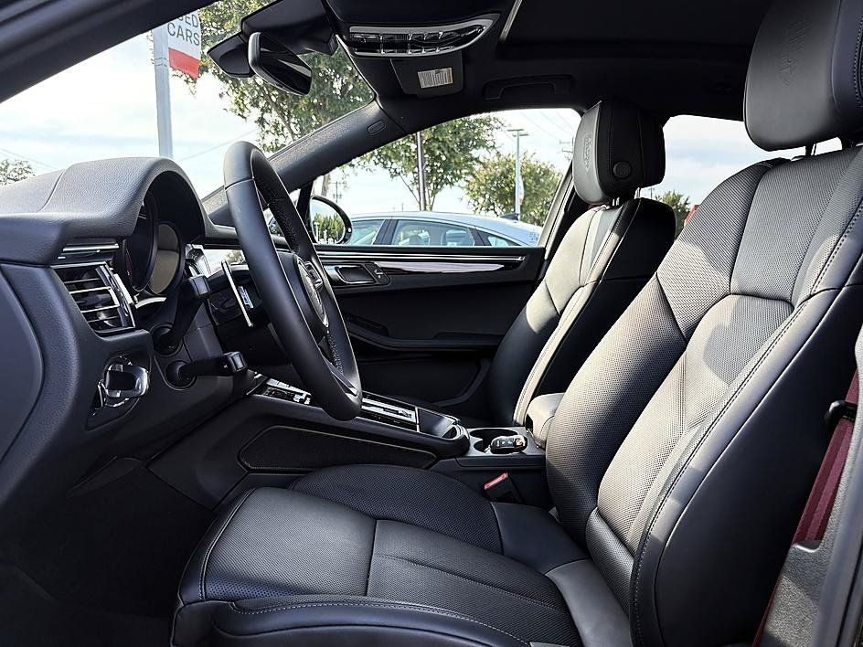 Used 2026 Porsche Macan S AWD/4WD image 9