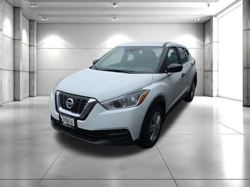 Used 2020 Nissan Kicks S FWD image 3