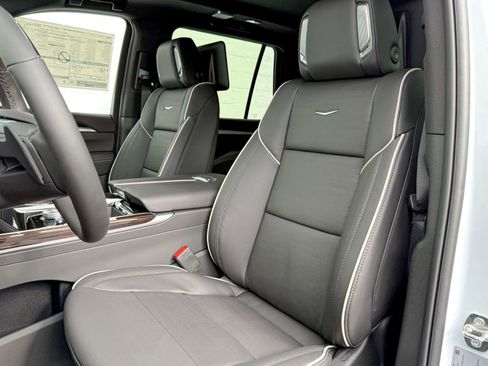 New 2026 Cadillac Escalade Luxury w/ Touring Package image 12